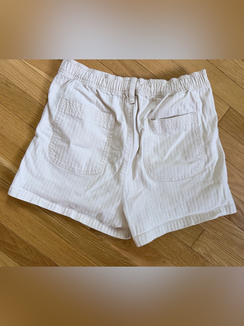 Madewell White High-Waist Elastic Back Pocket Shorts